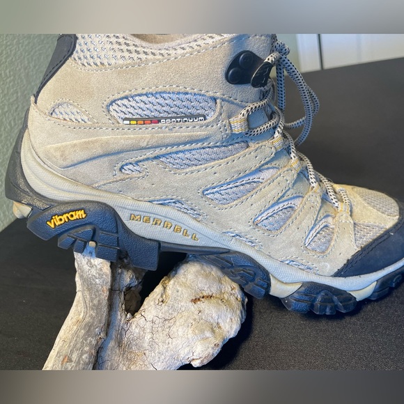 Merrell Women's Moab Ventilator Mid Boot Size 8 Lace Up Hiking Boots, worn once! - Picture 12 of 15